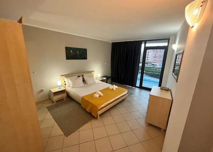 Large In Sunny Апартамент *