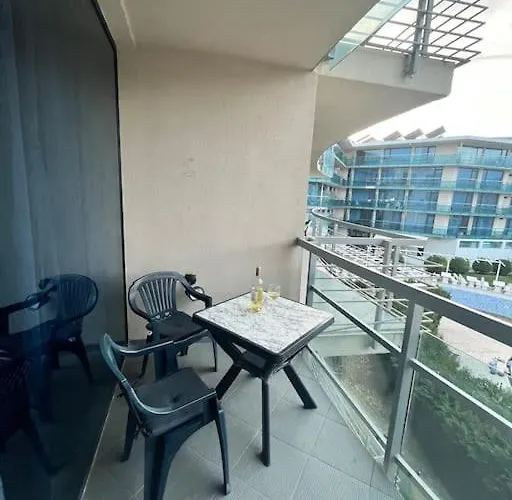 Large In Sunny Слънчев бряг