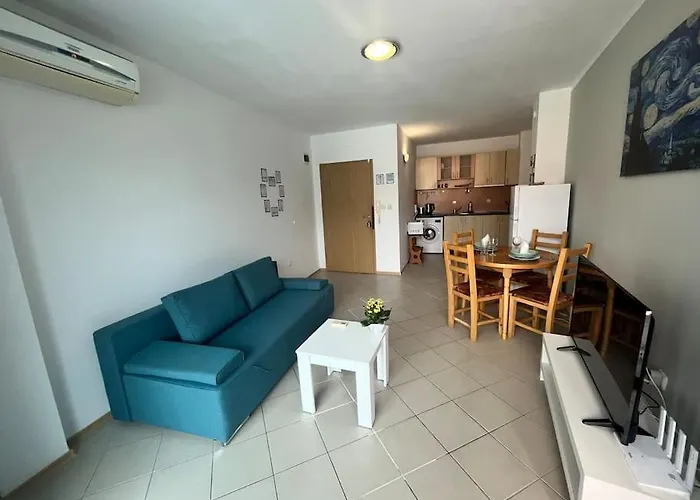 Large In Sunny Апартамент *