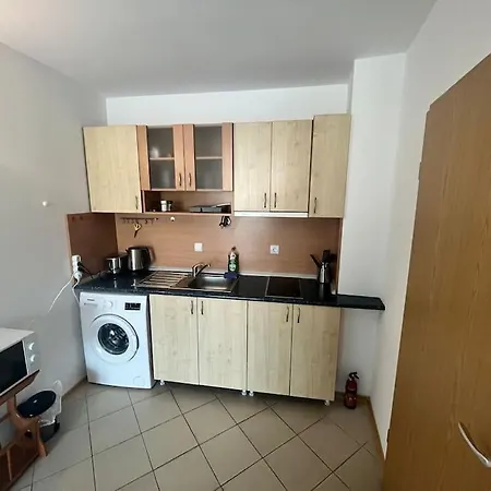 Large In Sunny Lägenhet